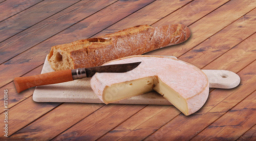 Reblochon sur table en bois