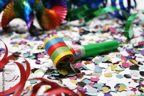 Fastnacht, Karneval, Fasching - Tröte und Konfetti