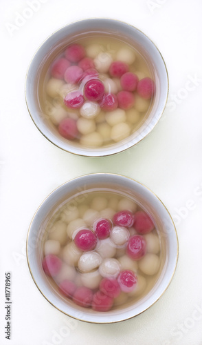Ronde - (Sticky-Rice Balls / Peanuts Inside / Ginger Syrup)