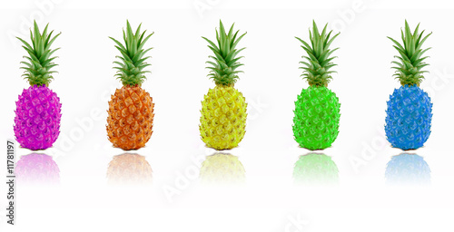 ananas colorés