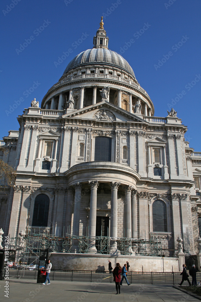 Façade de la cathédrale Saint Paul de Londres