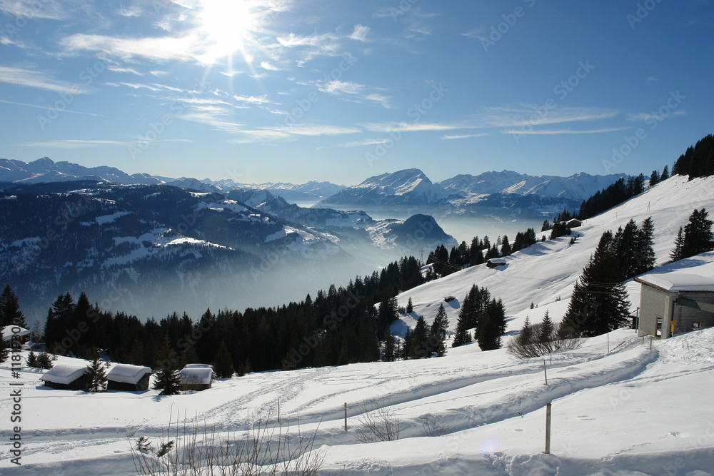 Fototapeta premium Nebel und Sonne bei Davos