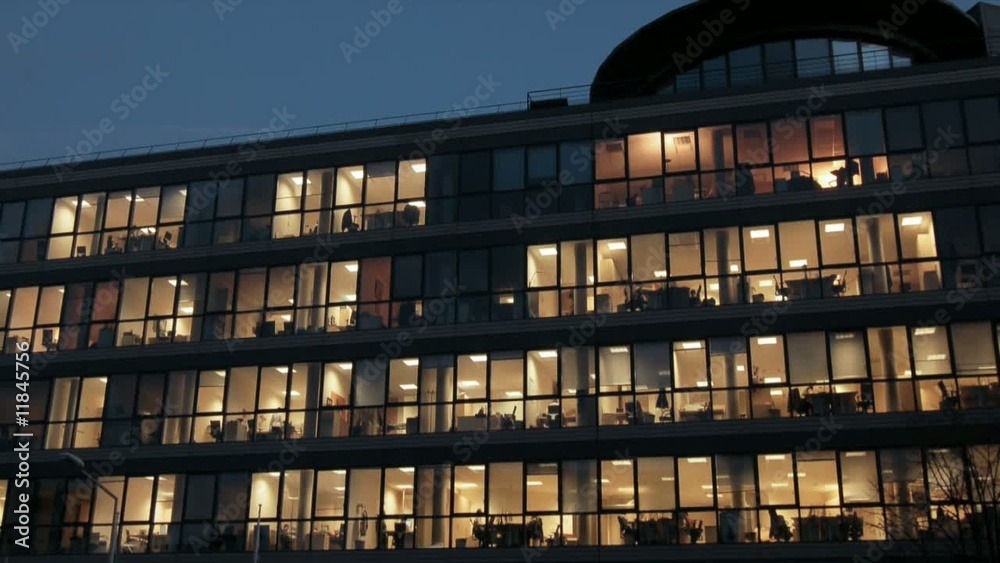 Entreprise à l'aube