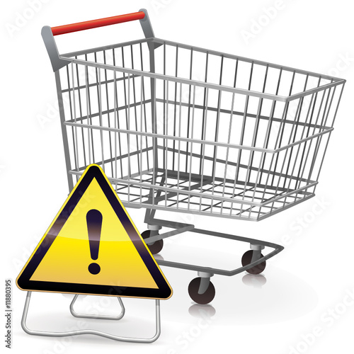 Chariot de supermarché vide et panneau de danger (reflet)