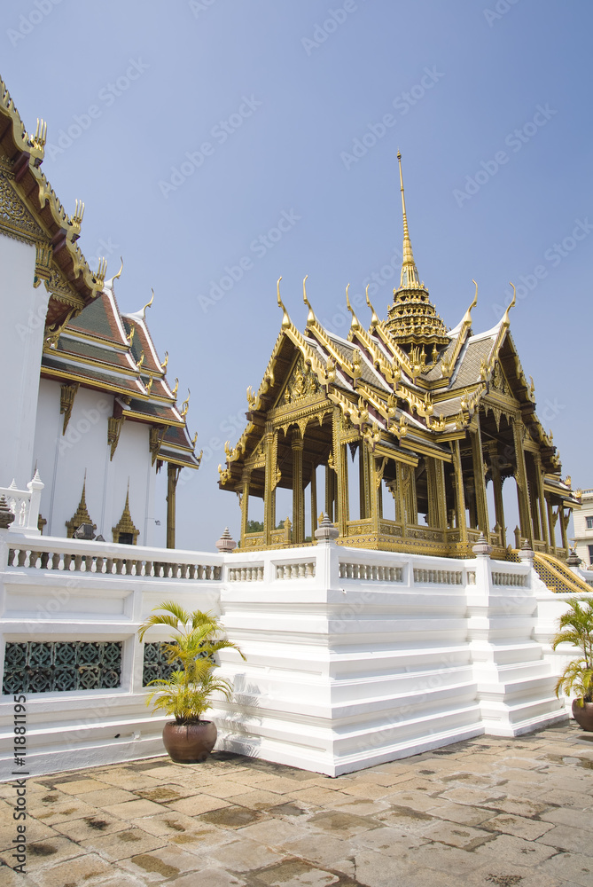 Fototapeta premium Aphorn Phimok Prasat Pavilion of the Grand Palace