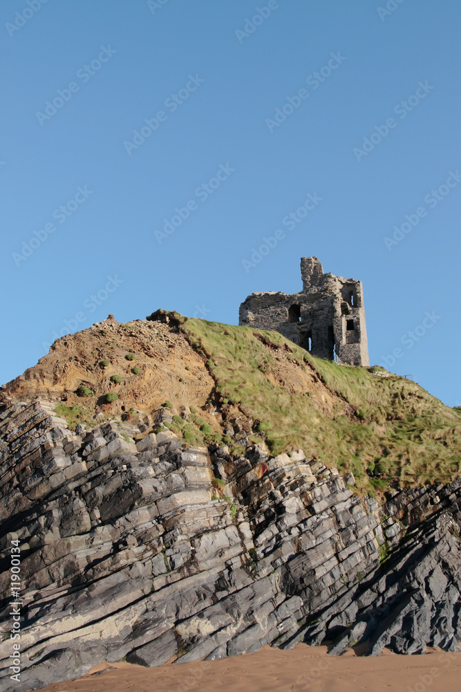 ballybunions castle on the cliffs