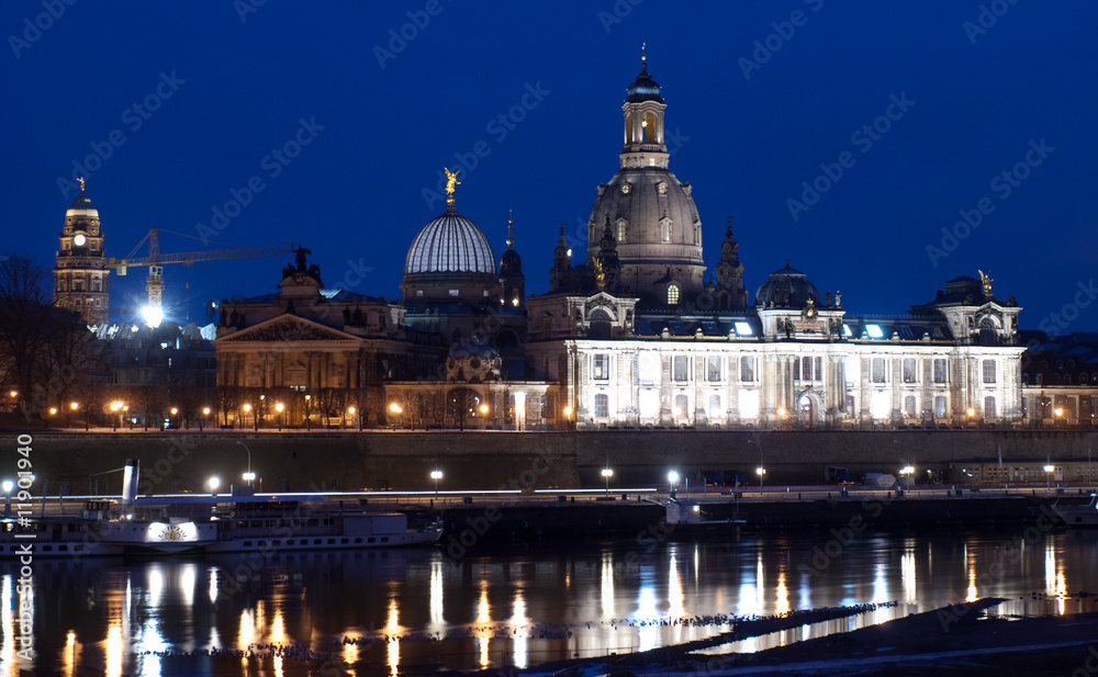 Vista nocturna de Dresde