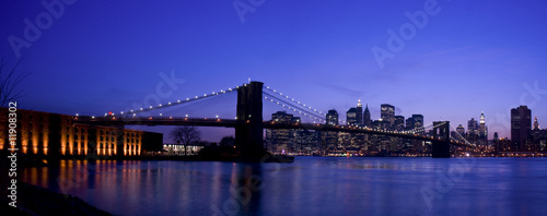 New York City and Brooklyn Bridge at night © Mike Liu
