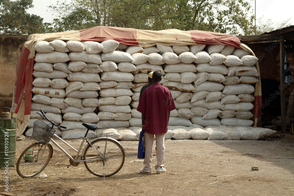 Obraz premium stockage aide humanitaire