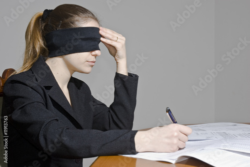 Blindfold Decisions