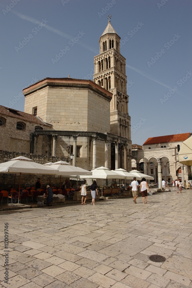 Obraz premium Altstadt Split mit Glockenturm