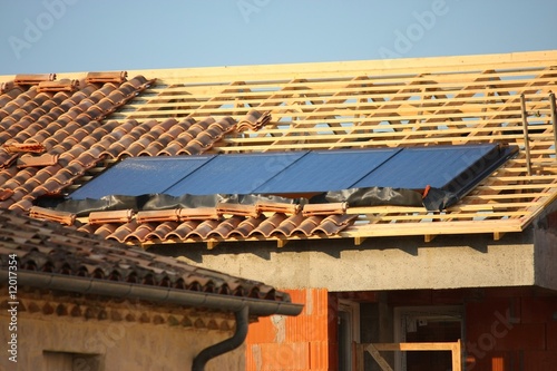 Installation d'un panneau solaire en toiture