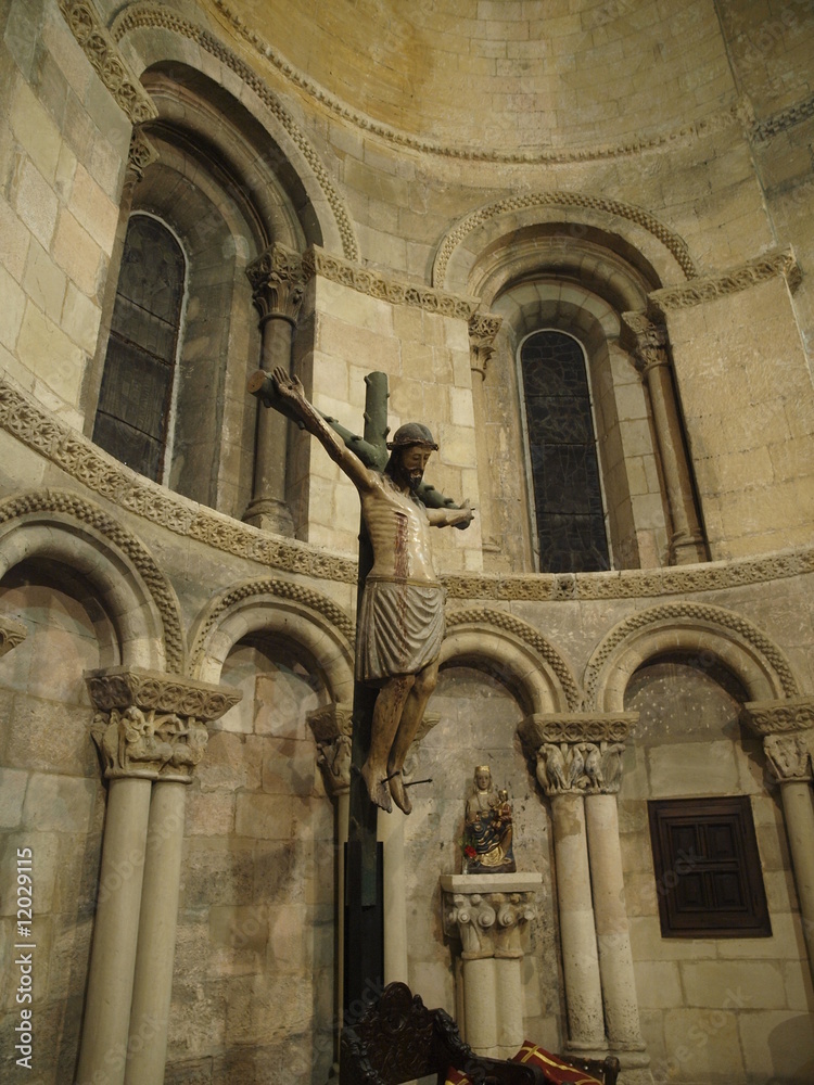 Altar de la iglesia románica de San Millán en Segovia
