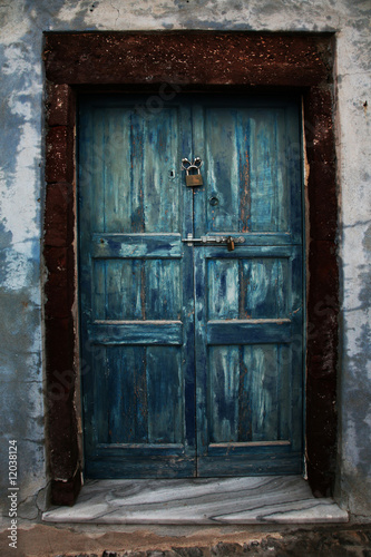 la porte bleu