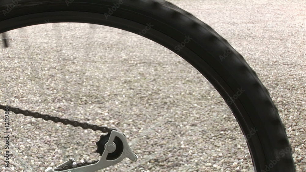 Bike wheel on mouvement footage
