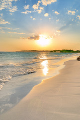 Keuken achterwand Beige Rustige zonsondergang aan tropisch strand  © Steve Schwettman