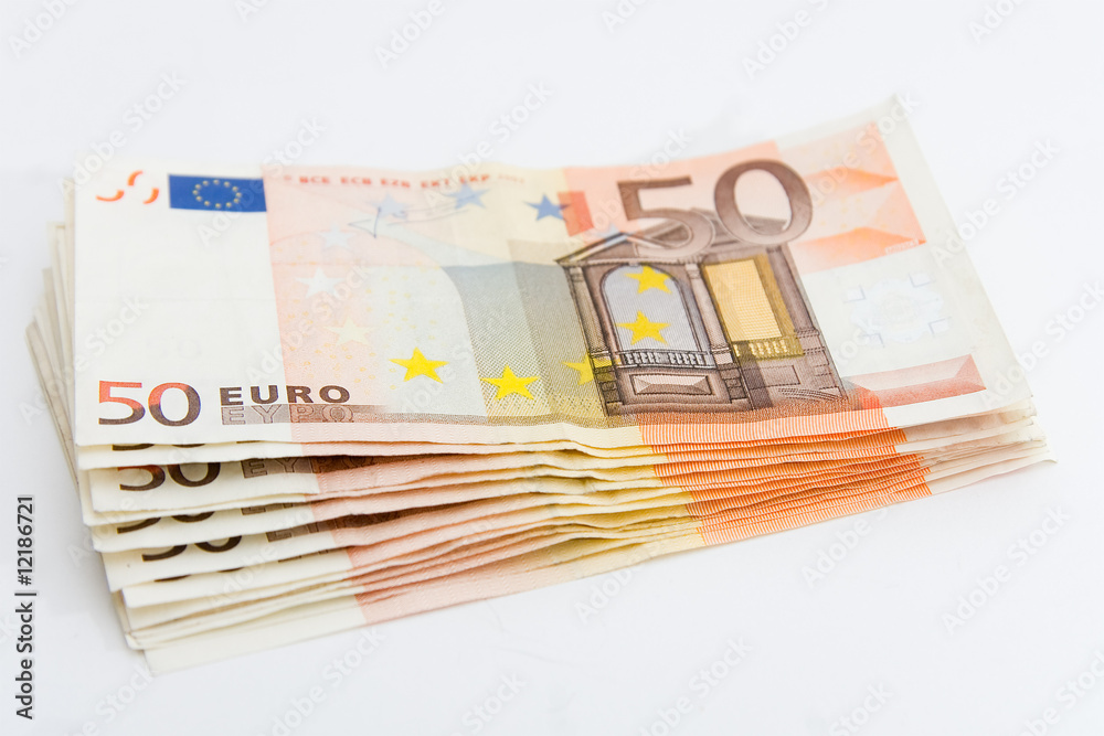 Taco de Billetes de 50 euros con fondo blanco foto de Stock | Adobe Stock