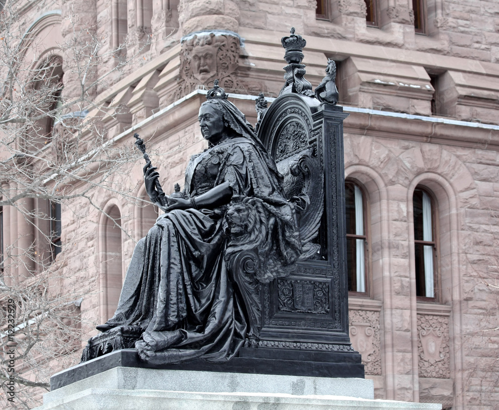 Fototapeta premium Queen victoria seated on throne, Queen's Park, Toronto