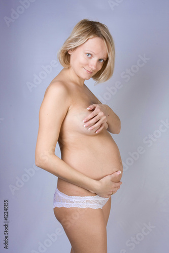 Pregnant female © Maygutyak