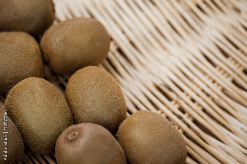 kiwis kiwis