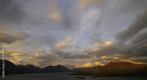 ciel spectaculaire en Ecosse avec des nuages et de superbes couleurs
