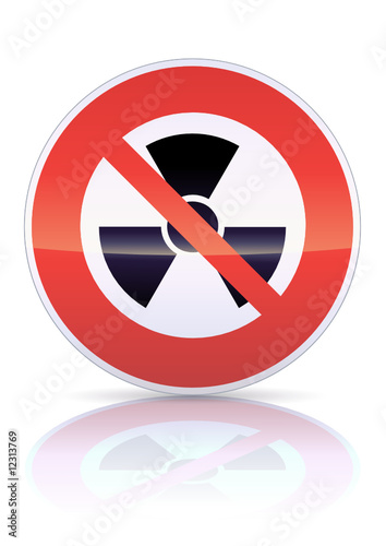 Panneau d'interdiction aux produits radioactifs (reflet métal)