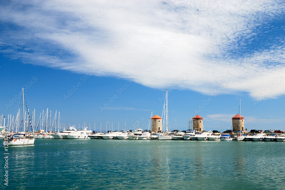 Naklejka premium Yachts in the harbor