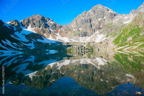 Fototapeta Naklejka Na Ścianę i Meble -  Lake in mountain