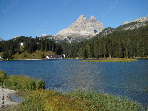 Lago di Misurina w Dolomitach i Tre Cime di Lavaredo