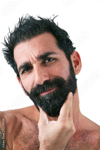 uomo con barba photo