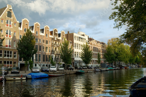 Merchant houses along the canal, Amsterdam © Natalia Bratslavsky