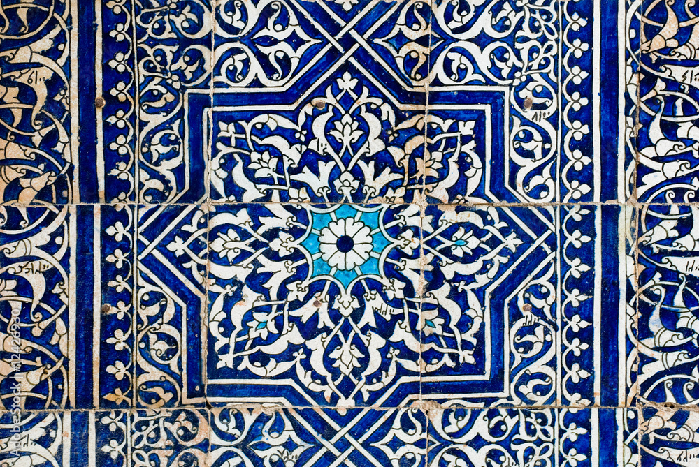 Obraz premium Tiled background with oriental ornaments