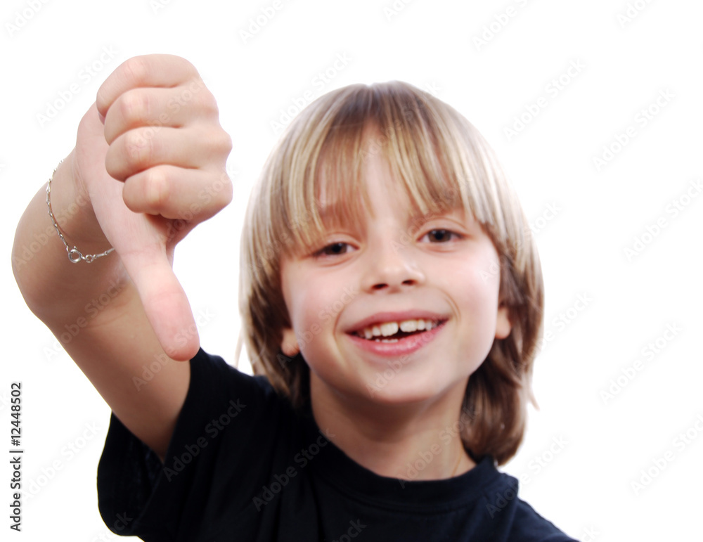 Enfant flou pouce en bas Enfant flou pouce en bas