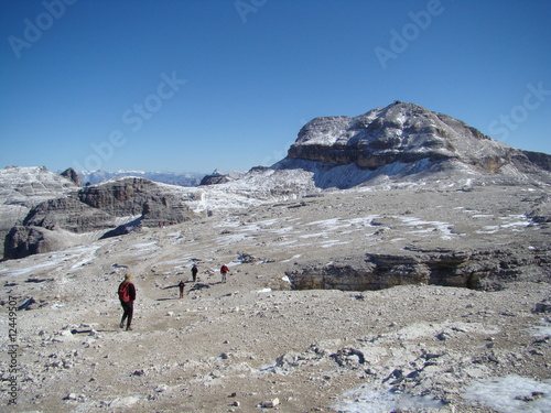 wędrówka w Dolomitach photo