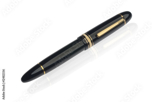 Fountainpen with clipping path photo