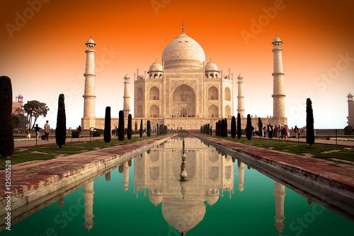 Taj Mahal et drapeau indien photo