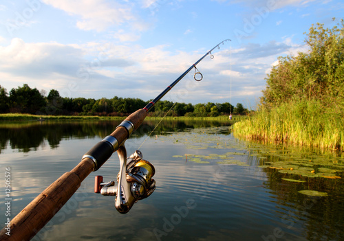 spinning and lake