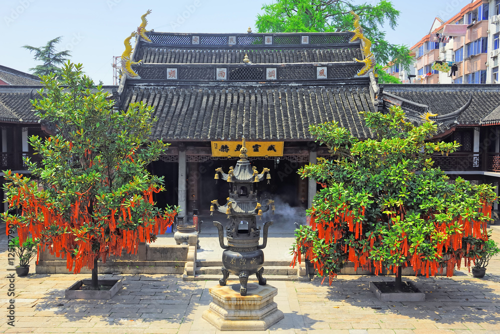 Fototapeta premium China,Shanghai water village Zhujiajiao Yuanjin temple
