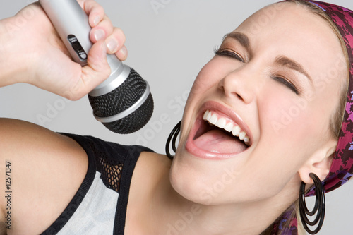 Singing Blond photo
