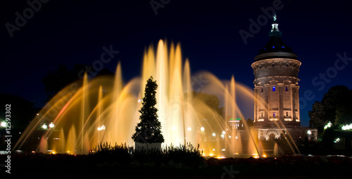 Mannheimer Wasserturm - Nachtaufnahme - Breitkant