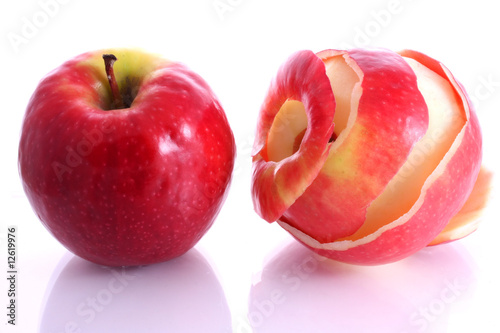 Two apples, one is peeled