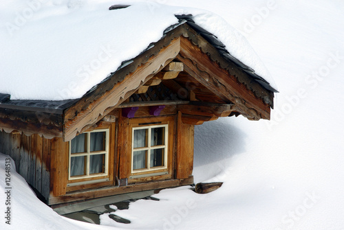 Chalet bow-window