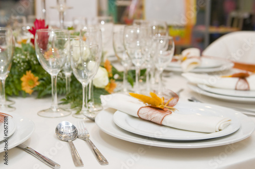 Fancy table set for a wedding celebration © Tandem