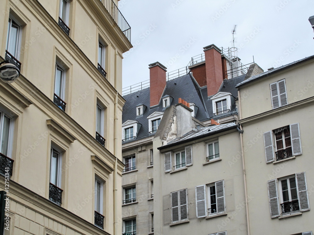 Façades blanches de Paris, France.