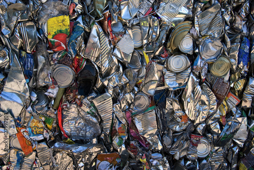Tin cans recycling