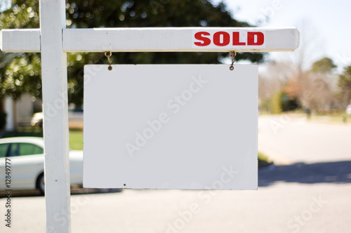 Sold realty sign