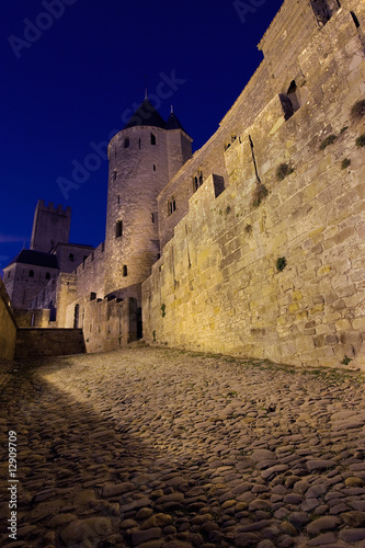 Murallas de Carcassonne anocheciendo (France)