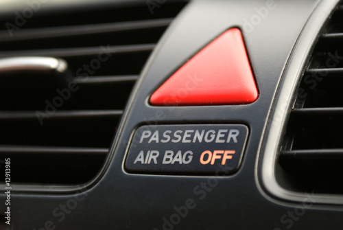 Concept passanger airbag off © Lucian Tiut