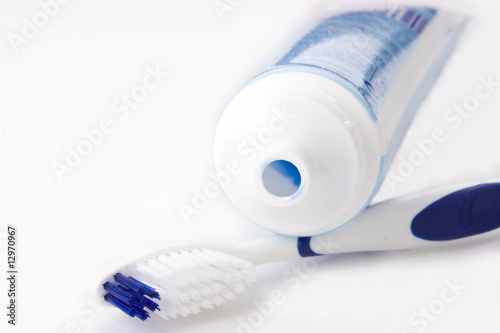 Zahnbürste isoliert auf weißem Hintergrund