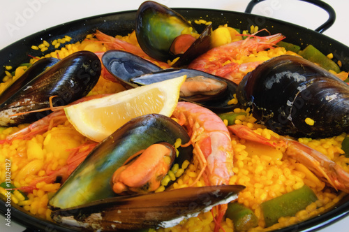 Spanish rice: paella